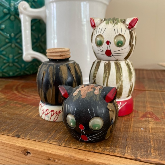 Vintage Napco Kitschy Kitty Salt & Pepper Shakers🐈‍⬛❤️ - Picture 13 of 14